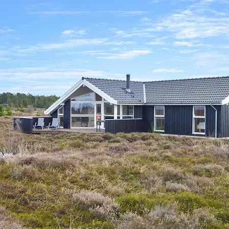 3 Bedroom Awesome In Romo *